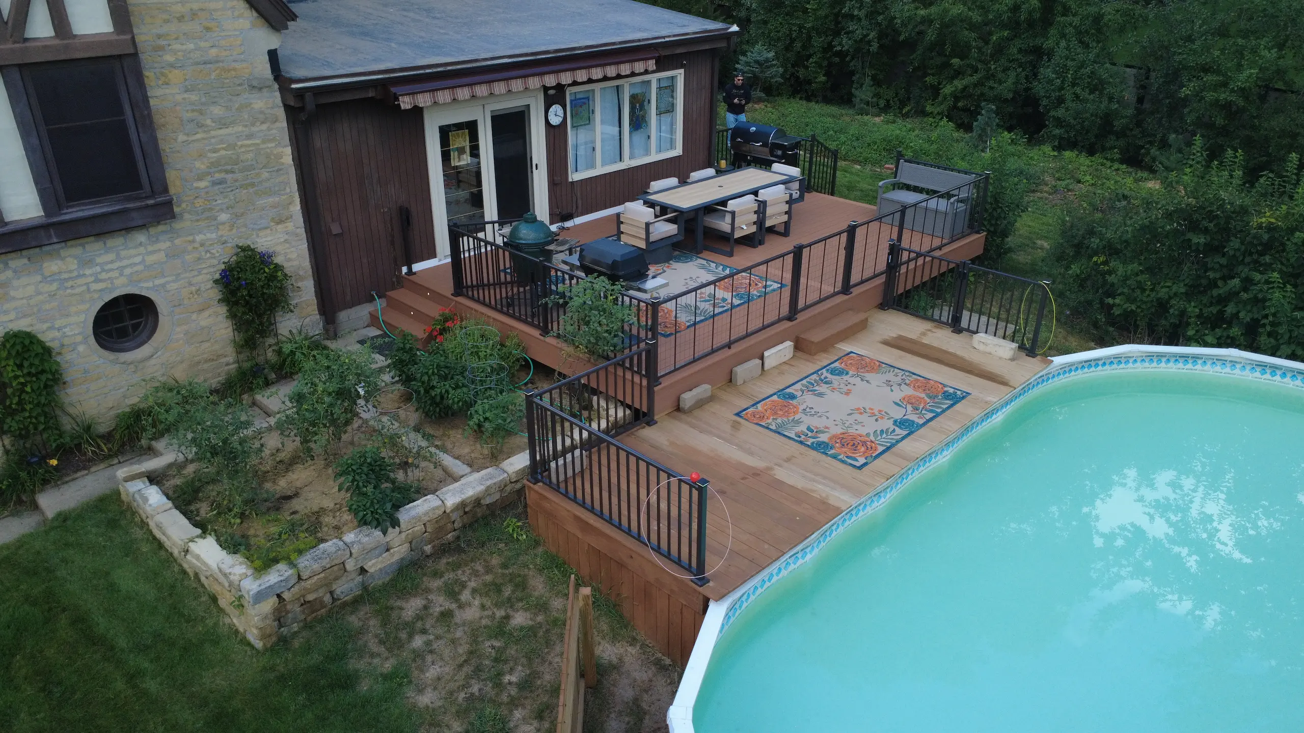 aerial-view-of-the-multi-level-pvc-deck-with-pool-fencing-on-the-giant-pool-in-lincoln-ne