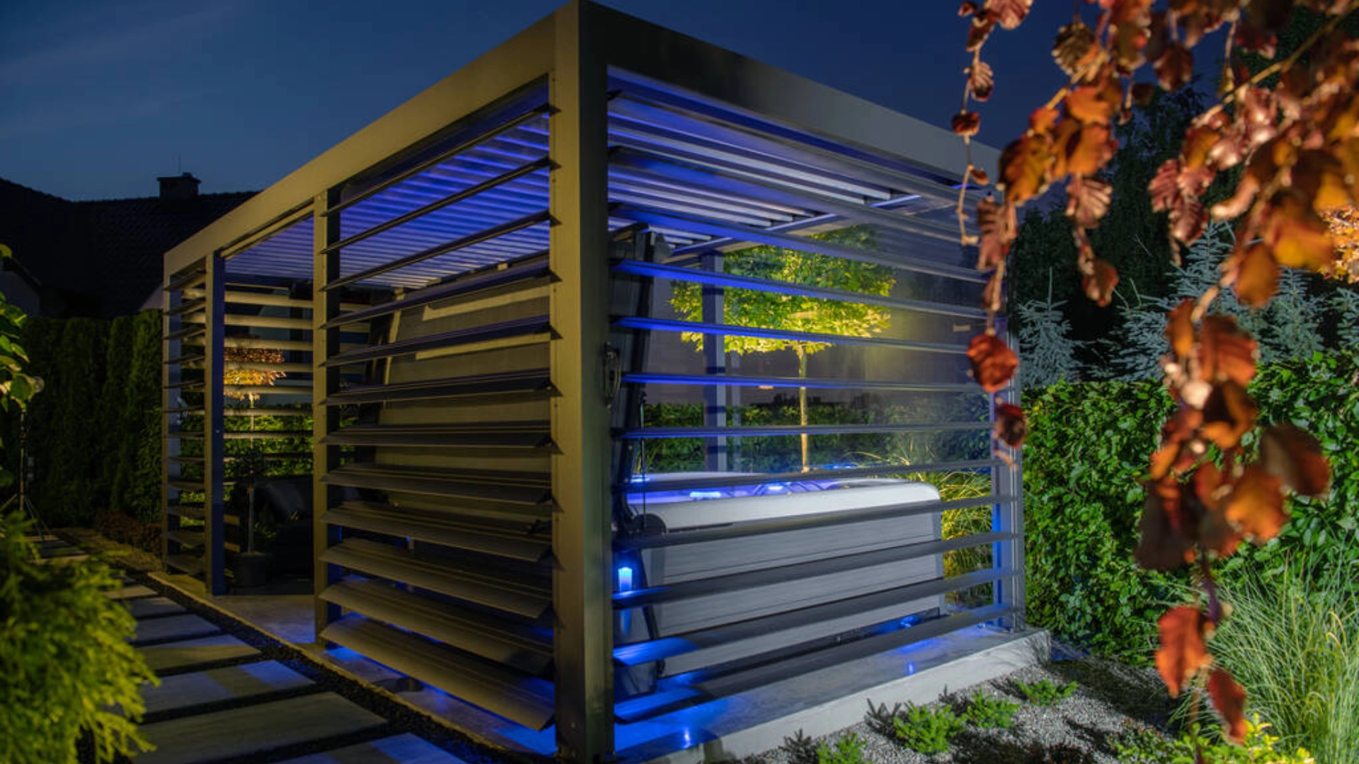 aluminium-made-gazebo-hot-tub-modern-garden-small-architecture-elements-in-lincoln-ne