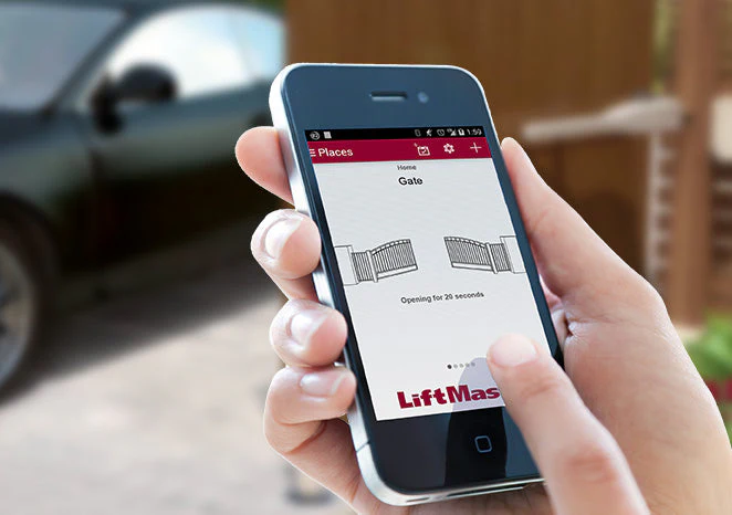 checking-the-phone-how-to-use-the-digital-gate-operating-in-lincoln-ne