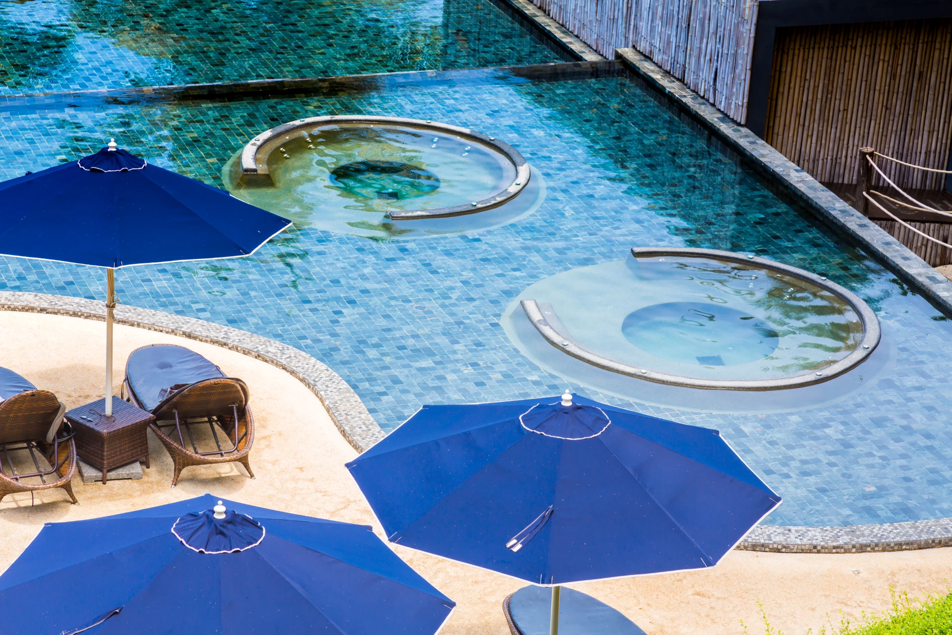 custom-water-home-pool-with-beach-lounge-in-lincoln-ne