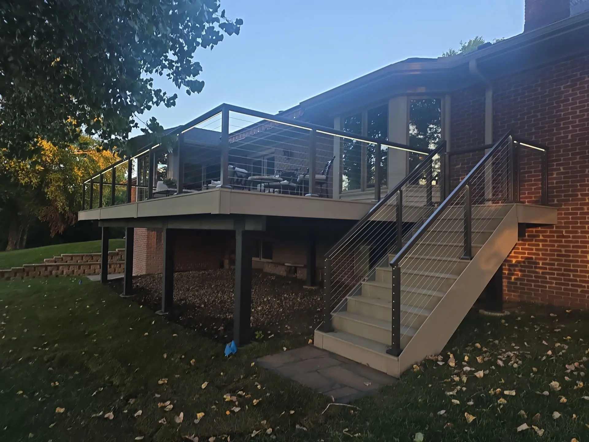 elevated-deck-with-led-railing-lights-in-lincoln-ne