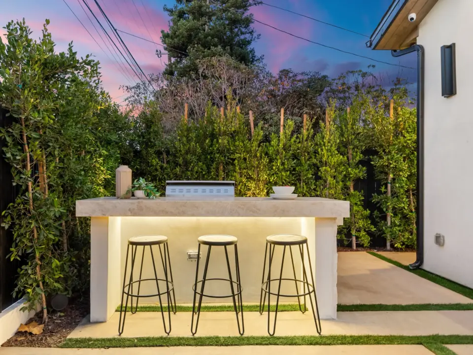 modern-outdoor-bar-with-lighting-and-trees-on-the-background-in-lincoln-ne