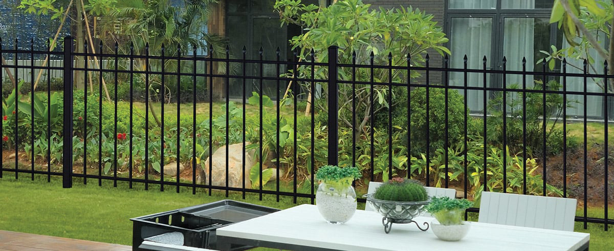 ornamental-aluminium-residential-fence-in-lincoln-ne