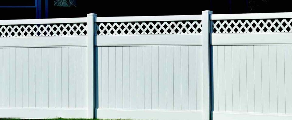 privacy-wall-fence-with-design-on-the-top-in-lincoln-ne