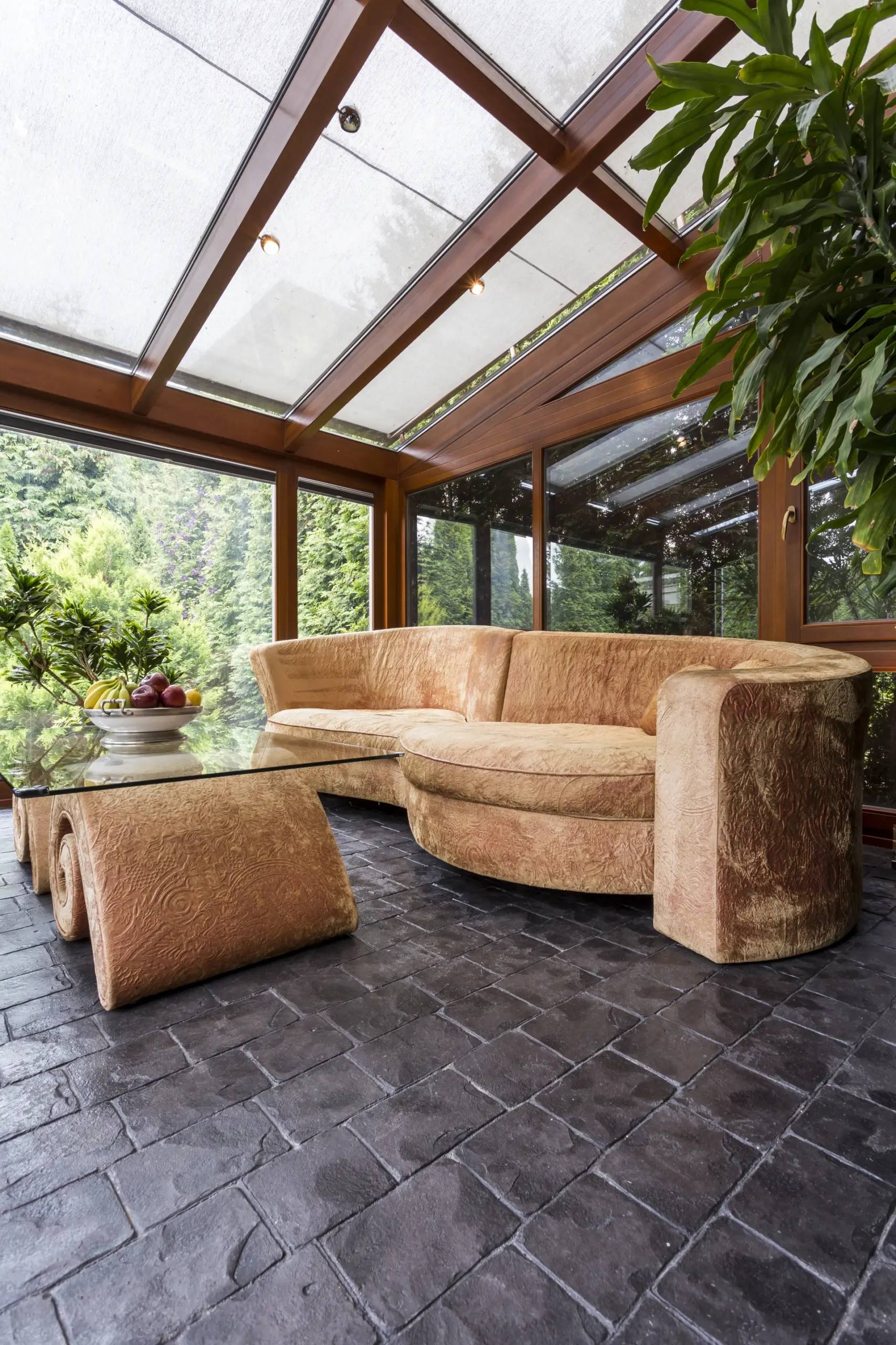 spacious-living-furniture-in-a-sunroom-with-giant-couch-in-lincoln-ne